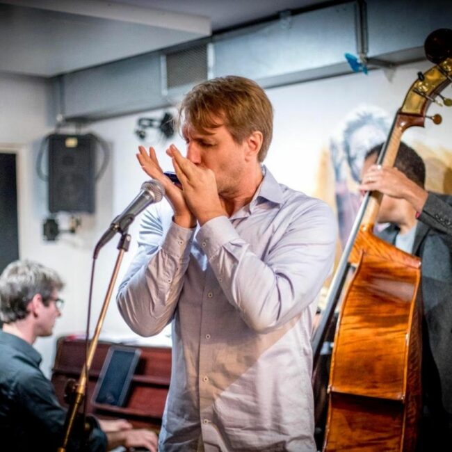 Beija Jeanzac harmoniciste français